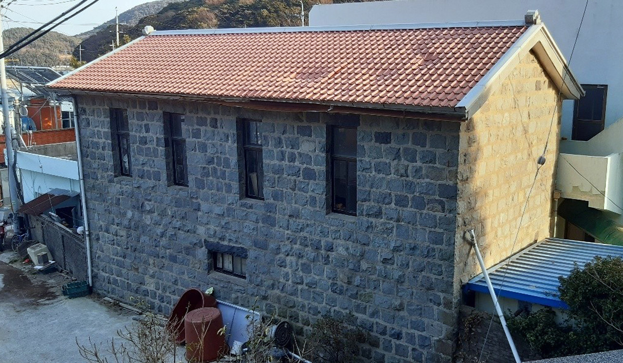 ▲ 철거 전 남면의회 의사당 건축물 모습. (사진=여수시 제공)