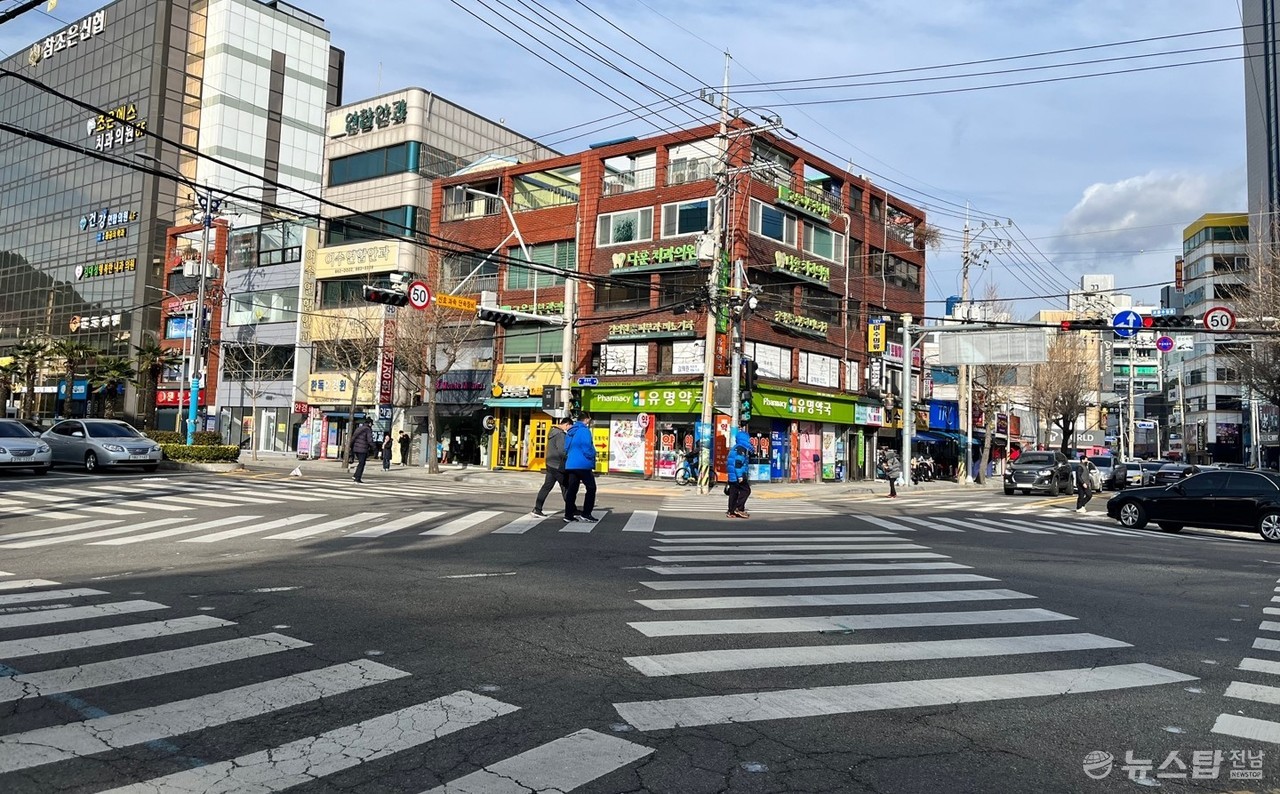 여수지역, 보행자 신호 잘 지키고 있을까?