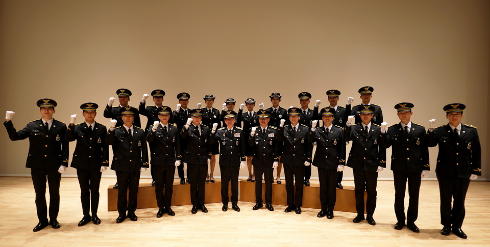 ▲전남 여수시 해양경찰교육원이&nbsp;26일 제9기 해양경찰 간부후보생 졸업·임용식을 개최했다고 밝혔다.(사진=해양경찰교육원)<br>